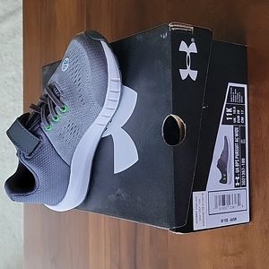 Under Armour Sneakers